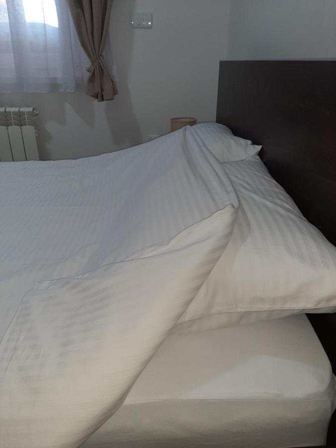 Apartman Viaggio Sremska Mitrovica Bagian luar foto