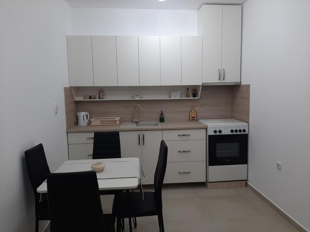 Apartman Viaggio Sremska Mitrovica Bagian luar foto