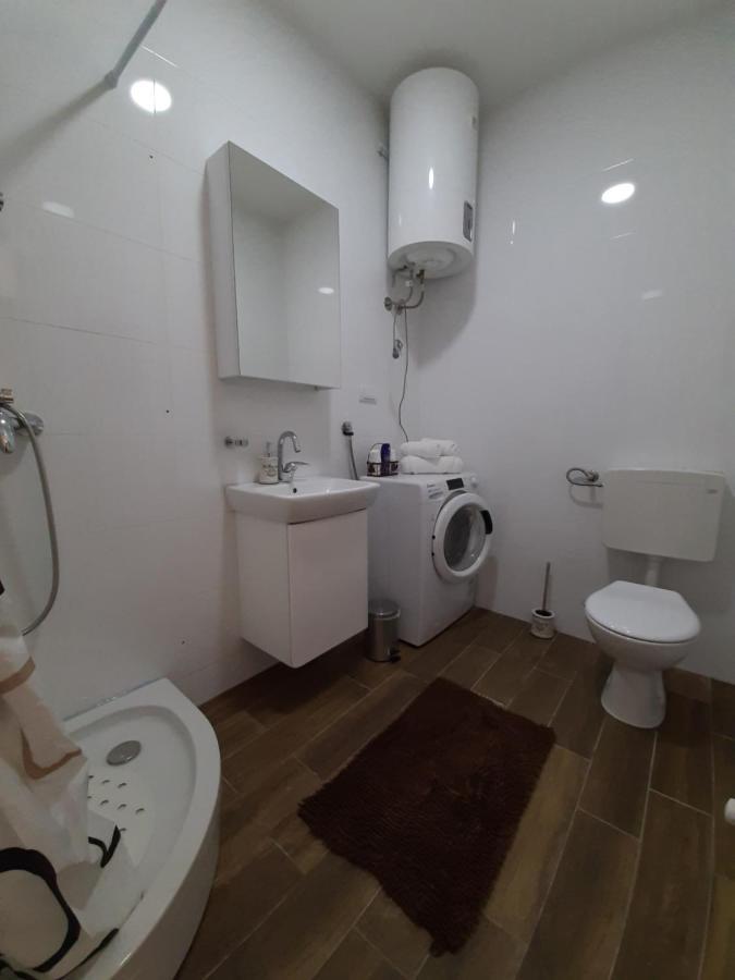 Apartman Viaggio Sremska Mitrovica Bagian luar foto