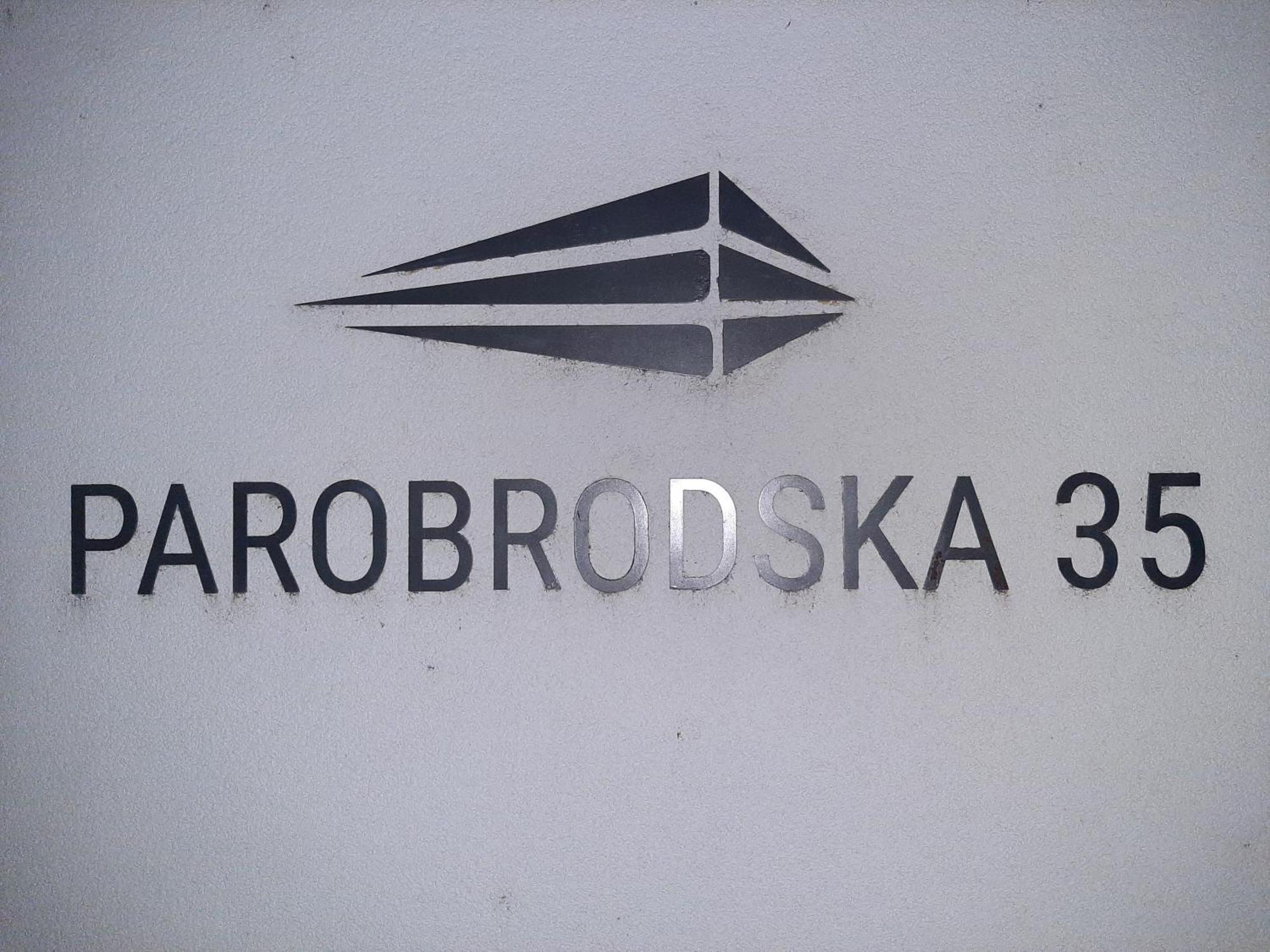 Apartman Viaggio Sremska Mitrovica Bagian luar foto