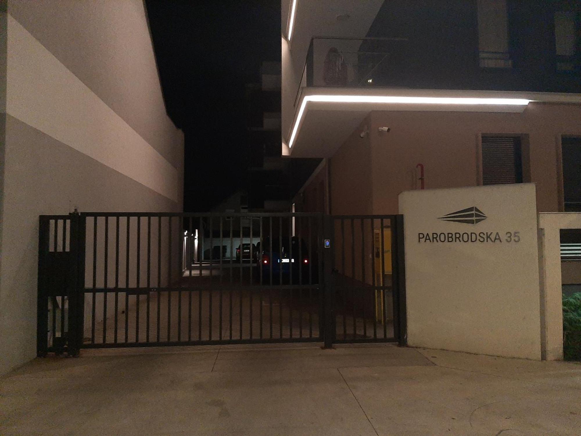 Apartman Viaggio Sremska Mitrovica Bagian luar foto